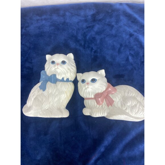 Vintage Plastic White Cat Figurines With Blue‎ & Pink Bows - Picture 8 of 9